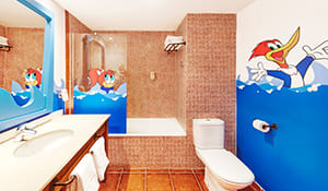 /content/rooms/DeluxeWoodyfriendsHotelElPaso/hotel-el-paso-habitacion-deluxe-woody-01